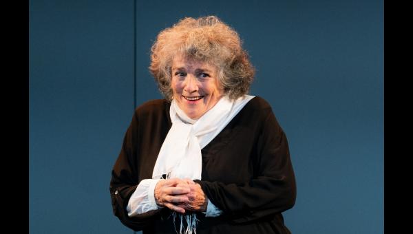 camille-deslandes-coline-serreau-6